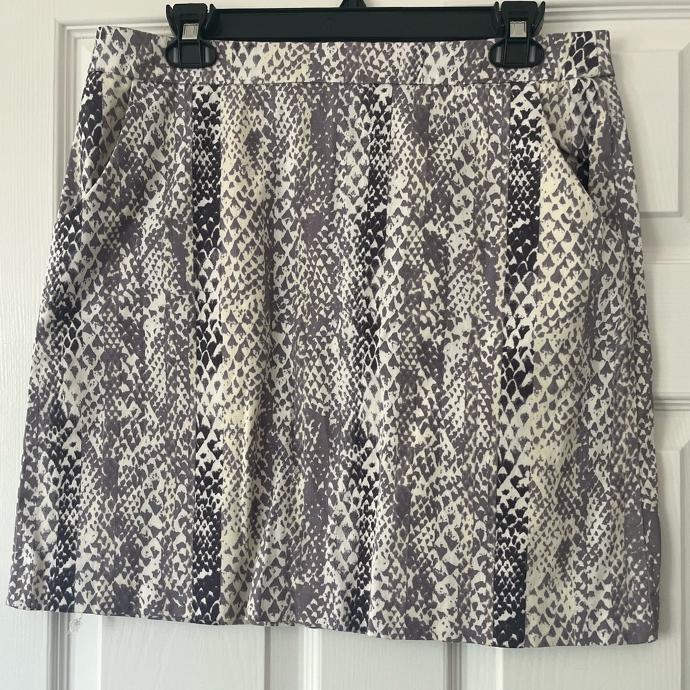 Darjoni pretty skirt